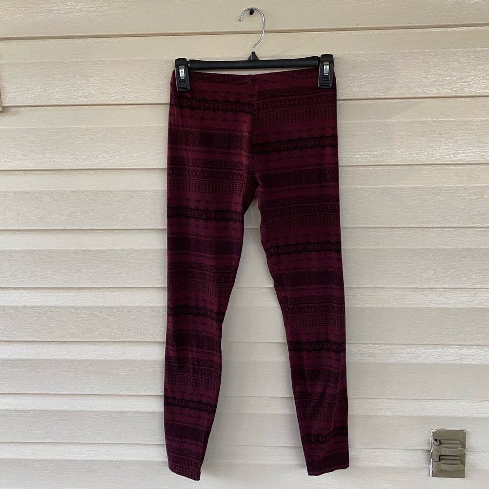 Charlotte Russe Maroon and Black Print Leggings Size M